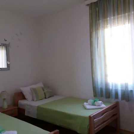 Lacus Apartment